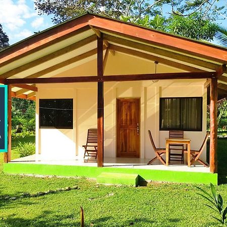Hotel & Cabinas Nadine Cahuita Exterior photo