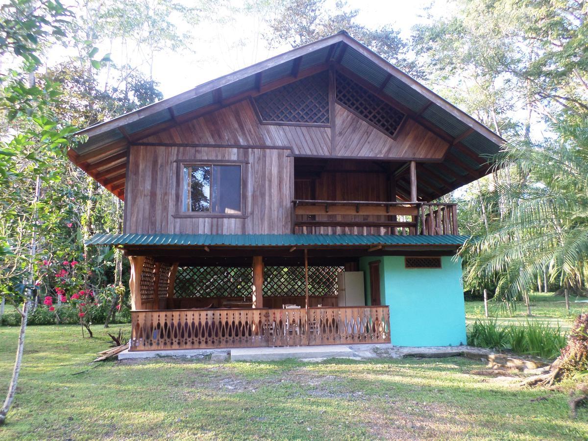 Hotel & Cabinas Nadine Cahuita Exterior photo